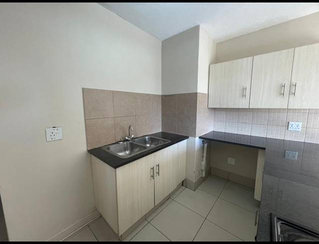 2 BEDROOM PROPERTY TO RENT IN DIE BULT